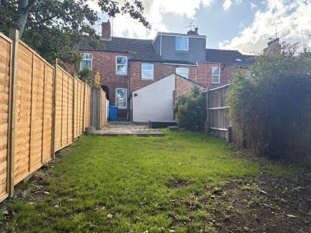 3 bedroom Terraced House to let in Melton Street, Kettering, NN16