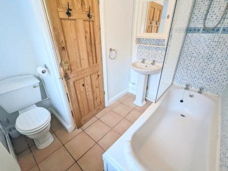3 bedroom Terraced House to let in Melton Street, Kettering, NN16