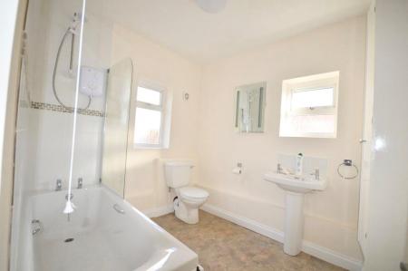 1 bedroom Bungalow to let in Marshall's Road, Raunds, NN9