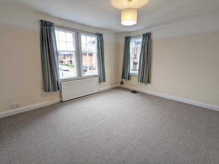 1 bedroom Flat to let in Gladstone Street, Kettering, NN16