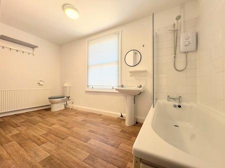 1 bedroom Flat to let in Gladstone Street, Kettering, NN16