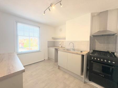 1 bedroom Flat to let in Gladstone Street, Kettering, NN16