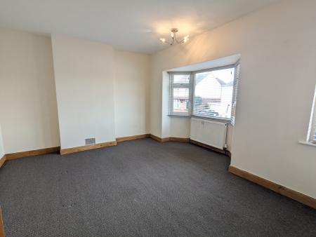 3 bedroom Semi-detached house to let in Neale Avenue, Kettering, NN16