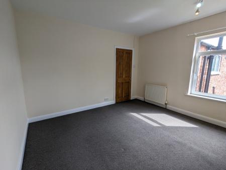 3 bedroom Semi-detached house to let in Neale Avenue, Kettering, NN16