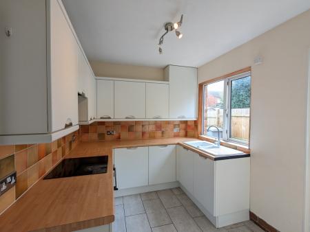 3 bedroom Semi-detached house to let in Neale Avenue, Kettering, NN16
