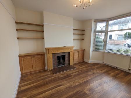3 bedroom Semi-detached house to let in Neale Avenue, Kettering, NN16