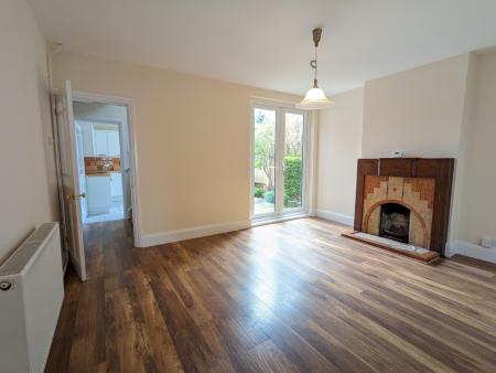 3 bedroom Semi-detached house to let in Neale Avenue, Kettering, NN16