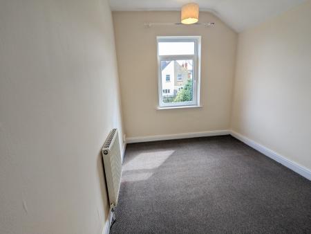 3 bedroom Semi-detached house to let in Neale Avenue, Kettering, NN16
