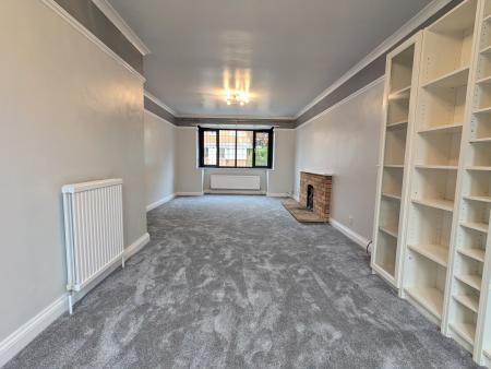 4 bedroom Detached house to let in Quantock Close, Barton Seagrave, NN15
