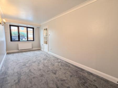 4 bedroom Detached house to let in Quantock Close, Barton Seagrave, NN15