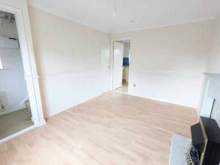 2 bedroom Semi-detached house to let in Laburnum Crescent, Kettering, NN16