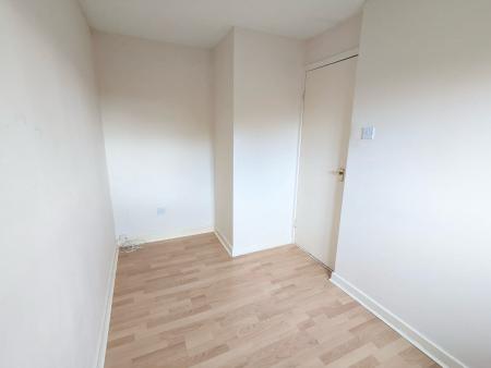 2 bedroom Semi-detached house to let in Laburnum Crescent, Kettering, NN16