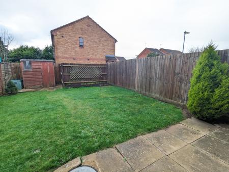 2 bedroom Semi-detached house to let in Laburnum Crescent, Kettering, NN16