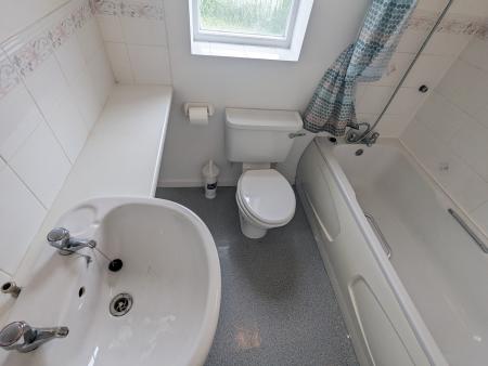 3 bedroom Detached house to let in Ettrick Close, Kettering, NN16