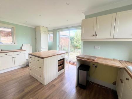 3 bedroom Detached house to let in Underwood Road, Rothwell, NN14