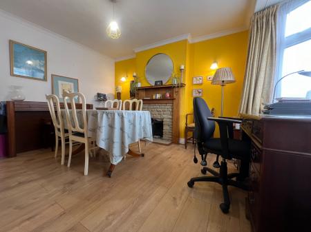 3 bedroom Detached house to let in Underwood Road, Rothwell, NN14