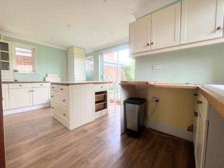 3 bedroom Detached house to let in Underwood Road, Rothwell, NN14