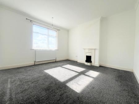 3 bedroom Detached house to let in Underwood Road, Rothwell, NN14