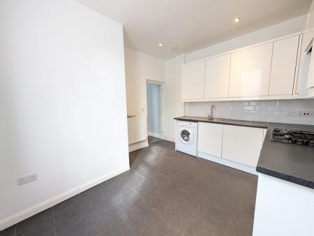 1 bedroom Flat to let in London Road, Kettering, NN16