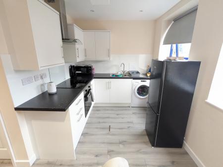 2 bedroom Flat to let in Station Road, Kettering