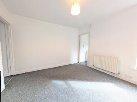 2 bedroom Terraced House to let in Railway View, Kettering, NN16