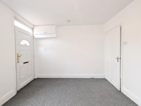 2 bedroom Terraced House to let in Railway View, Kettering, NN16