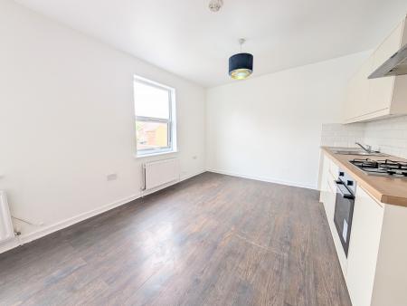 1 bedroom Flat to let in Wood Street, Kettering, NN16