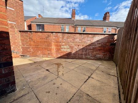 3 bedroom Terraced House to let in Regent street, Kettering, NN16