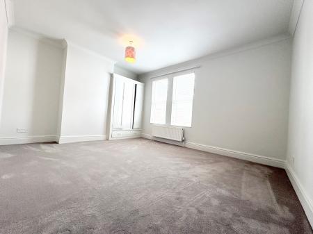 3 bedroom Terraced House to let in Regent street, Kettering, NN16