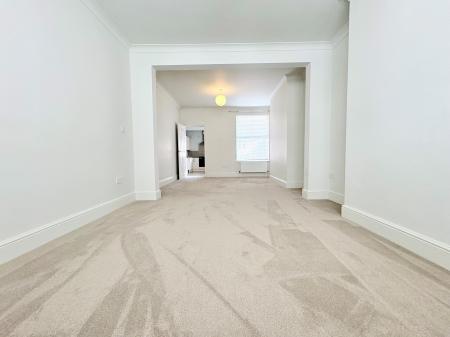 3 bedroom Terraced House to let in Regent street, Kettering, NN16
