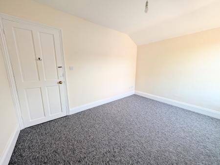 3 bedroom Maisonette to let in Lindsay Street, Kettering, NN16