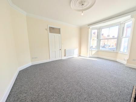 3 bedroom Maisonette to let in Lindsay Street, Kettering, NN16