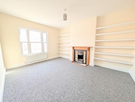 3 bedroom Maisonette to let in Lindsay Street, Kettering, NN16