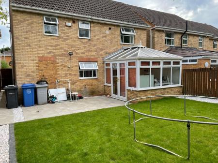 4 bedroom Detached house to let in Merrivale Close, Kettering, NN15