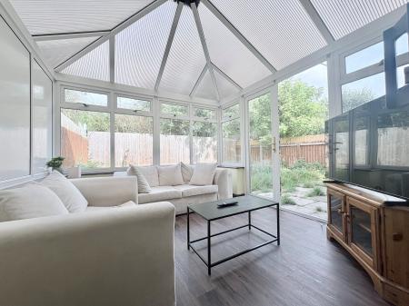 4 bedroom Detached house to let in Merrivale Close, Kettering, NN15