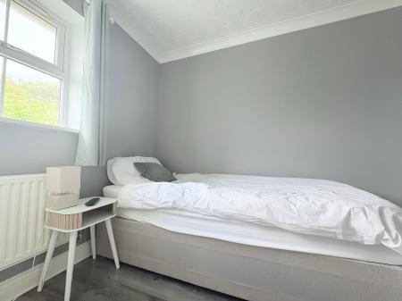 4 bedroom Detached house to let in Merrivale Close, Kettering, NN15
