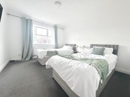 4 bedroom Detached house to let in Merrivale Close, Kettering, NN15