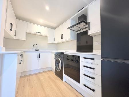 2 bedroom Flat to let in Lahnstein Court, Dryland Street, Kettering, NN16 0DR