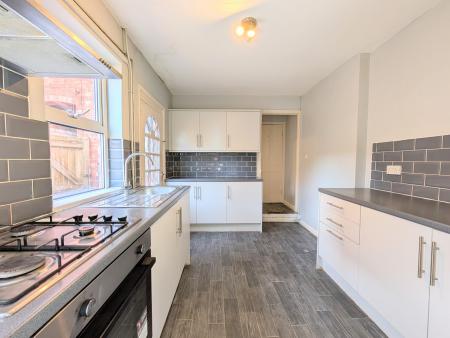 2 bedroom Terraced House to let in Wellington Street, Kettering, NN16