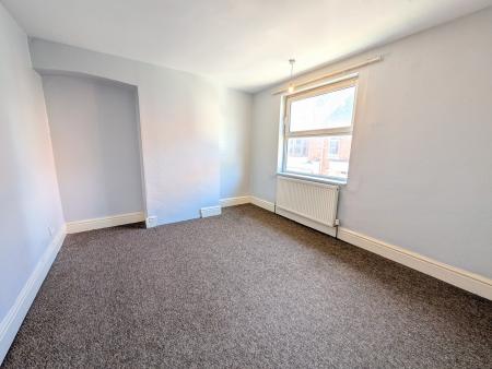 2 bedroom Terraced House to let in Wellington Street, Kettering, NN16