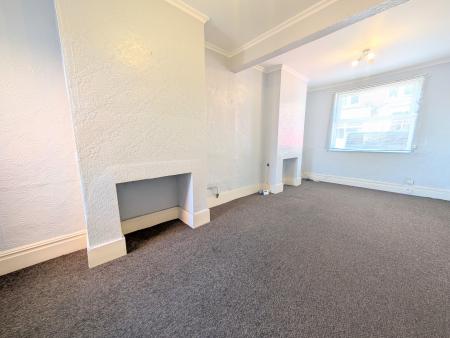 2 bedroom Terraced House to let in Wellington Street, Kettering, NN16