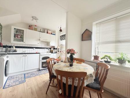2 bedroom Terraced House to let in Ashley Court, Kettering, NN16