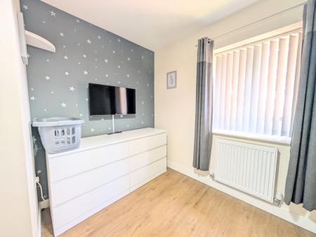 4 bedroom Detached house to let in Chaplins Lane, Desborough, NN14