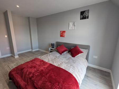 1 bedroom Flat to let in Queen Street, Kettering, NN16