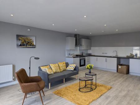 1 bedroom Flat to let in Queen Street, Kettering, NN16