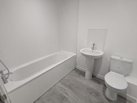 1 bedroom Flat to let in Queen Street, Kettering, NN16