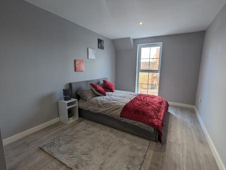 1 bedroom Flat to let in Queen Street, Kettering, NN16