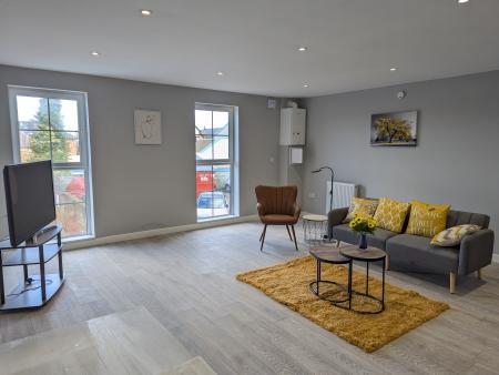 1 bedroom Flat to let in Queen Street, Kettering, NN16