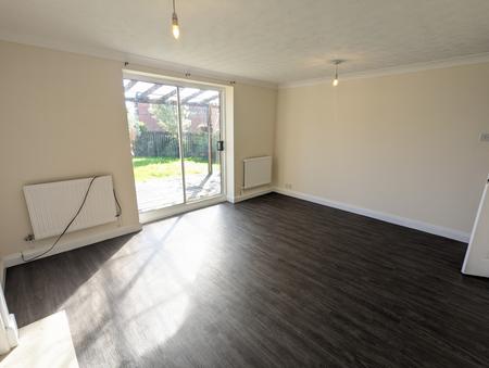 4 bedroom Detached house to let in Gunnell Close, Kettering, NN15