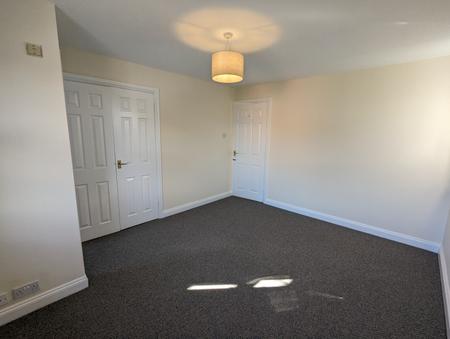 4 bedroom Detached house to let in Gunnell Close, Kettering, NN15
